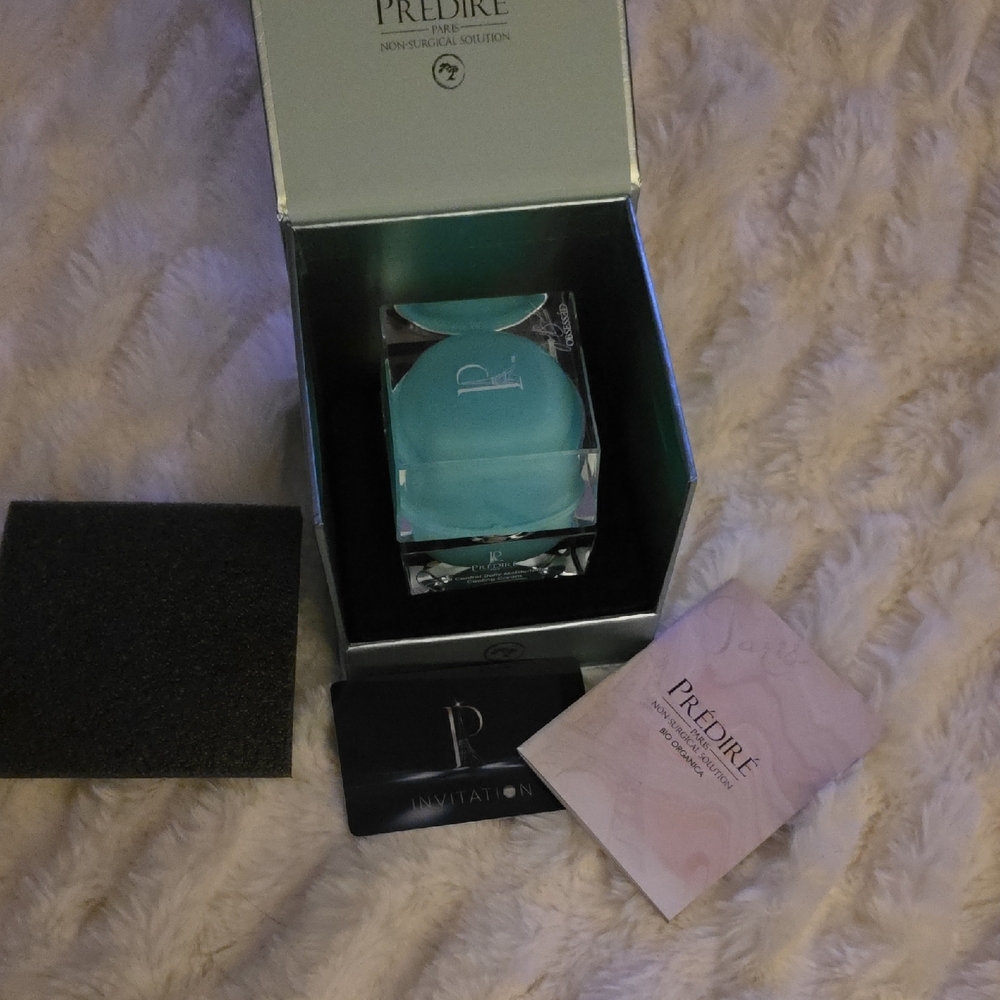 Prédiré Oil Control Daily Moisturizing Cooling Cream — Light Blue